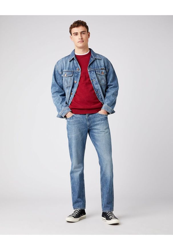 Wrangler - WRANGLER CREW KNIT MĘSKI SWETER KLASYCZNY BIKING RED W8A02PX2G 112141656. Materiał: denim. Styl: klasyczny