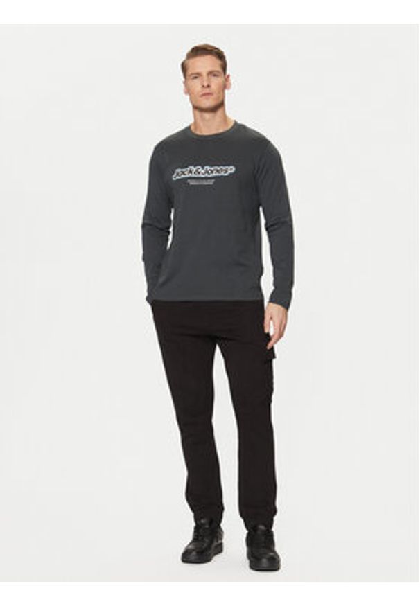 Calvin Klein Jeans Spodnie dresowe J30J326762 Czarny Regular Fit. Kolor: czarny. Materiał: bawełna