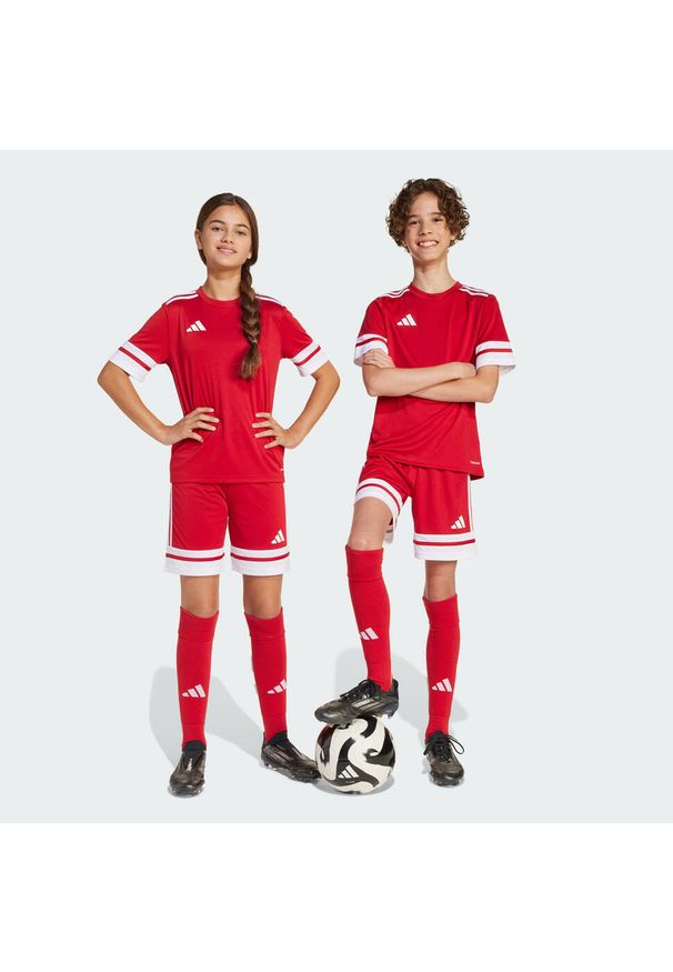 Adidas - Szorty Squadra 25 Kids. Kolor: czerwony, wielokolorowy, biały. Sport: piłka nożna