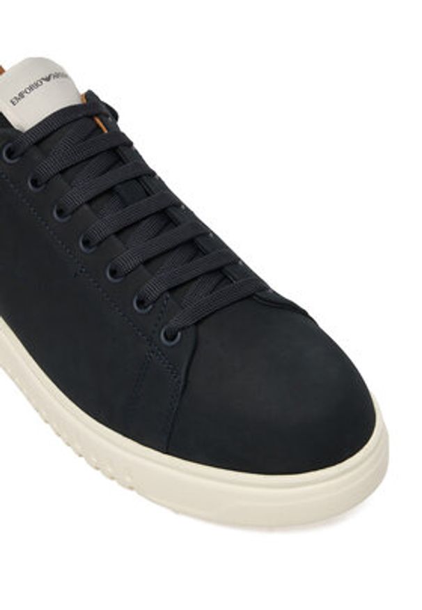 Emporio Armani Sneakersy EM003663 AF19998 U8139 Granatowy. Kolor: niebieski. Materiał: skóra, nubuk