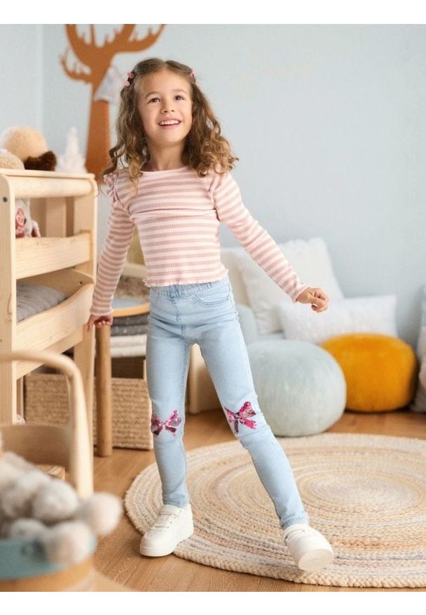 Sinsay - Jeansy - niebieski. Kolor: niebieski