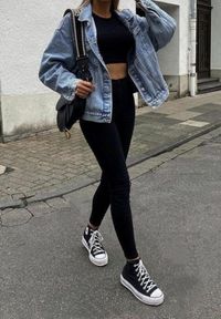 Renee - Czarne Legginsy Lepheilise. Kolor: czarny. Materiał: dzianina