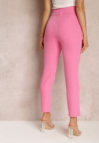 Renee - Różowe Materiałowe Spodnie Regular Pivolia. Kolor: różowy. Materiał: materiał