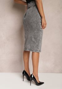 Renee - Szara Jeansowa Spódnica Ołówkowa Midi z Guzikami i Rozcięciem Jackiesa. Kolor: szary. Materiał: jeans