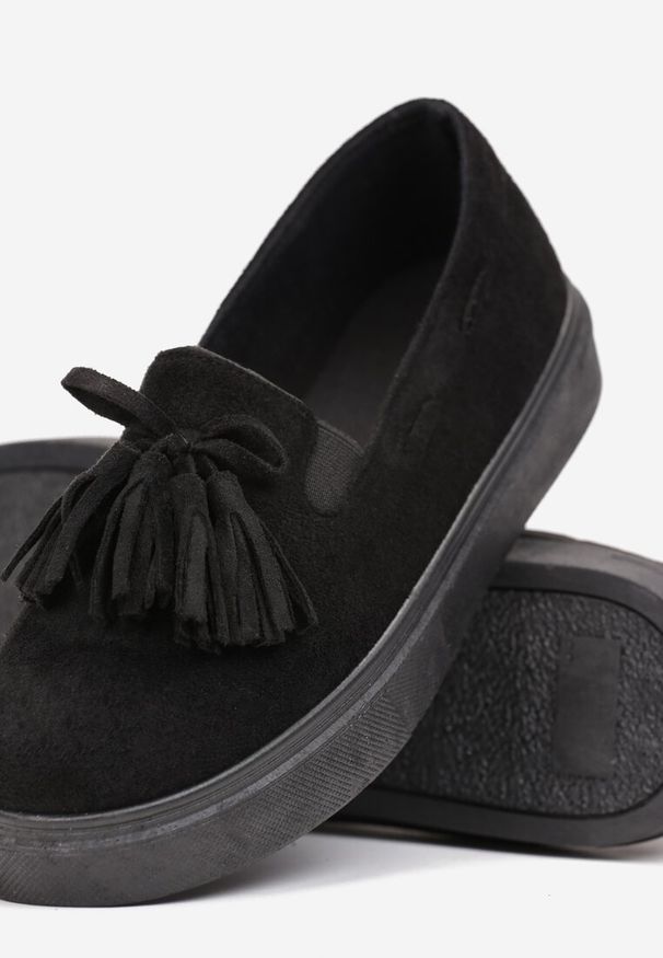 Born2be - Czarne Półbuty na Grubej Podeszwie z Frędzlami Owena. Okazja: na co dzień. Nosek buta: okrągły. Kolor: czarny. Materiał: jeans, materiał. Sezon: wiosna, jesień. Obcas: na obcasie. Styl: boho, elegancki, casual, klasyczny. Wysokość obcasa: niski