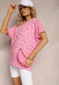 Renee - Różowy Bawełniany T-shirt z Rękawami Typu Nietoperz i Ozdobnym Nadrukiem Lakira. Okazja: na randkę, na co dzień. Kolor: różowy. Materiał: bawełna. Wzór: nadruk. Styl: casual #1
