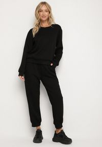 Born2be - Czarny Komplet Dresowy z Bawełną Bluza i Spodnie ze Ściągaczami Anirrive. Kolor: czarny. Materiał: dresówka, bawełna