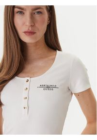 Guess T-Shirt GUESS x NORTH SAILS W6GP01 K2658 Écru Regular Fit. Materiał: syntetyk #3