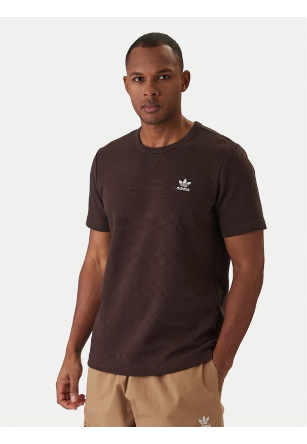 Adidas - adidas T-Shirt Trefoil Essentials Waffle KE1136 Brązowy Regular Fit. Kolor: brązowy. Materiał: bawełna
