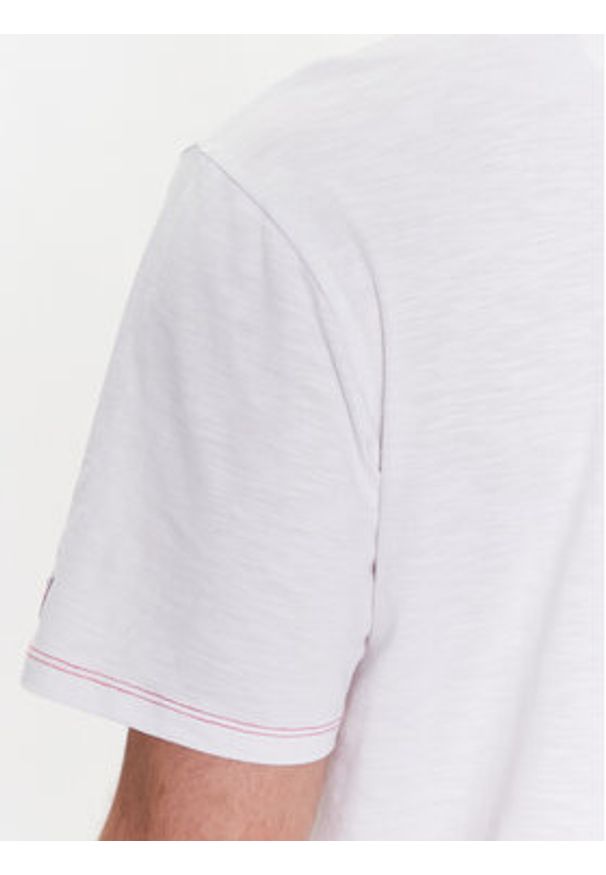 Guess T-Shirt F3GI04 K6XN4 Biały Regular Fit. Kolor: biały. Materiał: bawełna