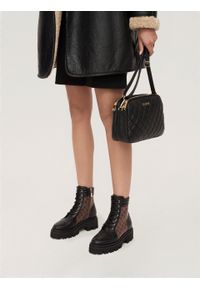 Kazar - Czarno-brązowe trzewiki damskie z podeszwą typu track. Zapięcie: zamek. Kolor: czarny. Materiał: skóra. Szerokość cholewki: normalna. Wzór: moro, nadruk. Styl: militarny, klasyczny #5