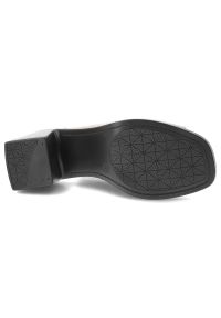 Sandały damskie Vinceza, cholewka ze skóry naturalnej licowej odkryty przód elegancki fason stabilny obcas, beżowe, 66920. Kolor: beżowy. Materiał: skóra. Obcas: na obcasie. Styl: elegancki. Wysokość obcasa: średni #3