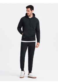 Ombre Clothing - Bawełniane spodnie męskie dresowe joggery BASIC – czarne V9. Okazja: na co dzień. Kolor: czarny. Materiał: dresówka, bawełna. Wzór: aplikacja. Styl: sportowy, casual, elegancki #5