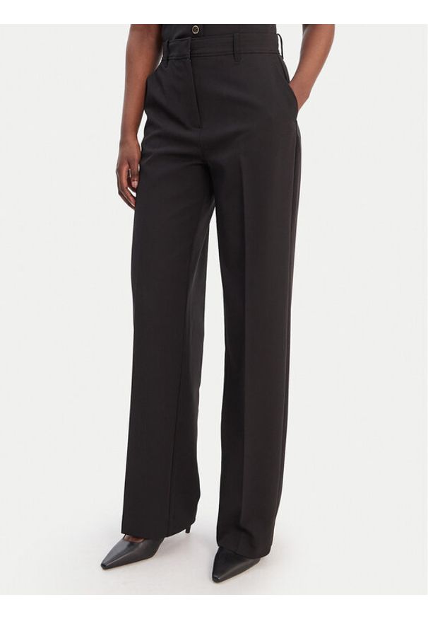 Guess Spodnie materiałowe W6RB02 WH9Y2 Czarny Regular Fit. Kolor: czarny. Materiał: syntetyk