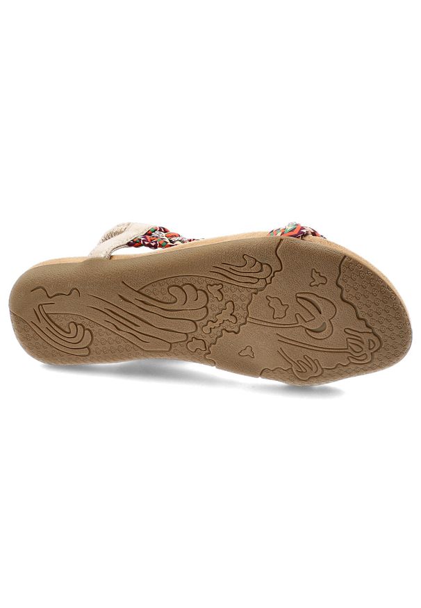 Złote Sandały Artiker Stylowe Obuwie Damskie Na Płaskiej Podeszwie. Okazja: na co dzień, na spacer. Zapięcie: pasek. Kolor: złoty. Materiał: tkanina. Wzór: aplikacja, paski. Sezon: lato. Obcas: na płaskiej podeszwie. Styl: elegancki