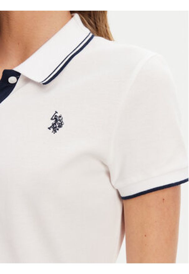 U.S. Polo Assn. Sukienka codzienna WUP1312 Biały Regular Fit. Okazja: na co dzień. Typ kołnierza: polo. Kolor: biały. Materiał: bawełna. Typ sukienki: proste. Styl: casual