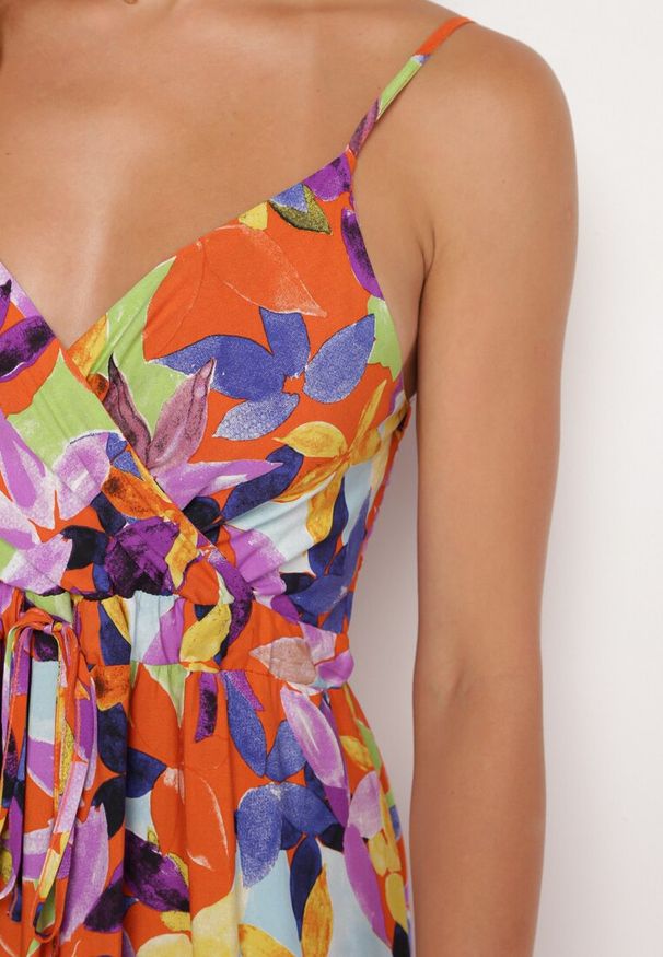 Born2be - Pomarańczowo-Fioletowa Wiskozowa Sukienka na Ramiączkach z Kopertowym Dekoltem i Gumką w Talii z Tiamalen. Okazja: na imprezę, na co dzień. Typ kołnierza: dekolt kopertowy. Kolor: pomarańczowy. Materiał: wiskoza. Długość rękawa: na ramiączkach. Wzór: aplikacja. Typ sukienki: kopertowe. Styl: elegancki, casual, klasyczny, wizytowy