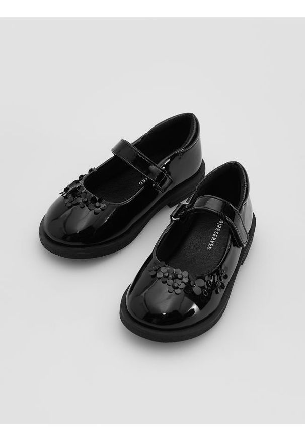 Reserved - Lakierowane mokasyny - czarny. Kolor: czarny. Materiał: lakier