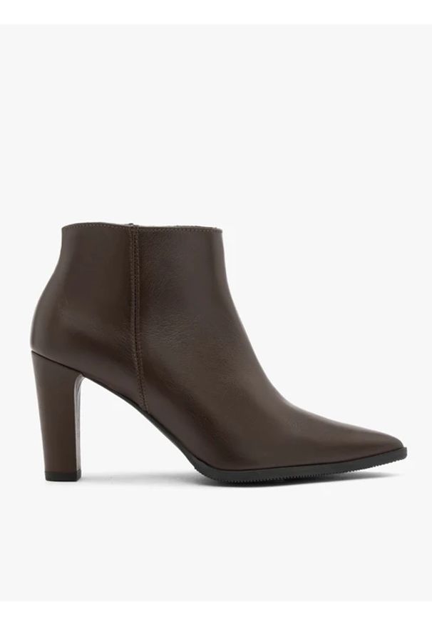 Ryłko - Ciemnobrązowe botki na słupku. Okazja: na co dzień. Wysokość cholewki: za kostkę. Zapięcie: zamek. Kolor: brązowy. Materiał: skóra. Szerokość cholewki: normalna. Obcas: na słupku. Styl: casual, street, elegancki