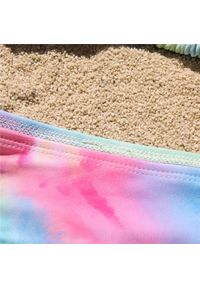 Intica - Bikini trójkątne z falbanką na plażę Mikyung. Kolor: czerwony. Materiał: materiał #3