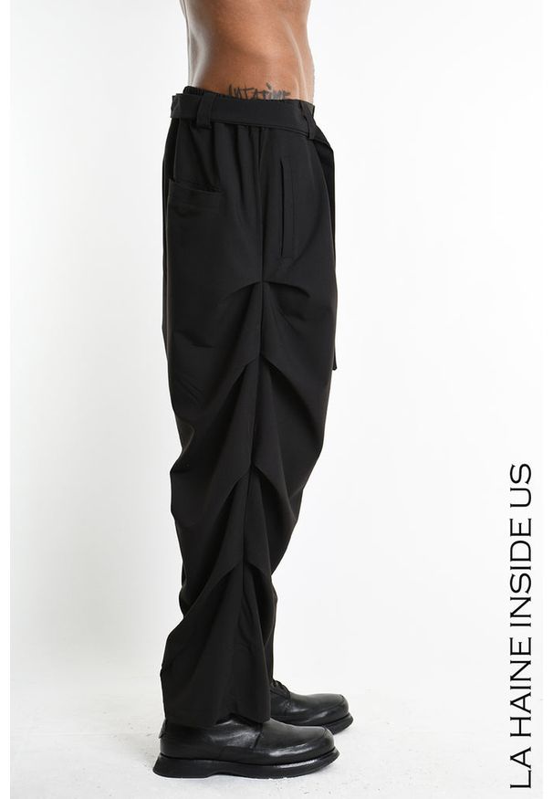 La Haine Inside Us Spodnie | 3R M1229 | Mężczyzna | Czarny. Okazja: na co dzień. Kolor: czarny. Materiał: wiskoza, elastan, poliester. Długość: długie. Styl: elegancki, casual, klasyczny, sportowy