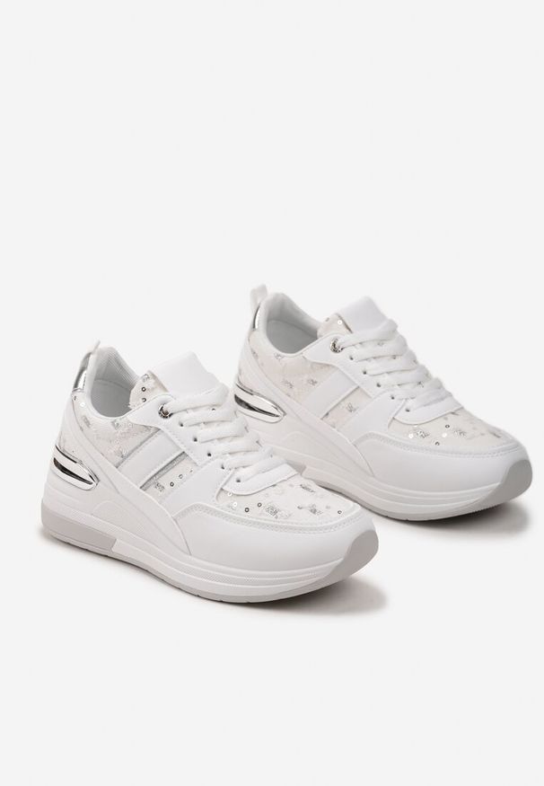 Born2be - Białe Sneakersy na Grubej Podeszwie z Brokatem i Cekinami Asseni. Kolor: biały