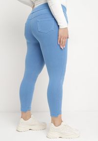 Born2be - Niebieskie Spodnie Skinny z Kieszeniami Afrina. Kolekcja: plus size. Kolor: niebieski. Długość: do kostek #5