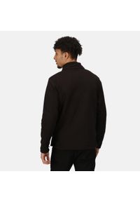 Regatta - Kurtka robocza męska Defender. Kolor: szary, brązowy, wielokolorowy. Materiał: softshell. Sezon: zima. Sport: turystyka piesza #1