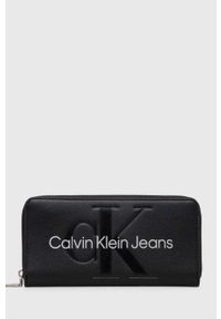 Calvin Klein Jeans portfel damski kolor czarny. Kolor: czarny