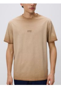 Reserved - T-shirt comfort fit - musztardowy. Kolor: żółty. Materiał: dzianina, bawełna #1