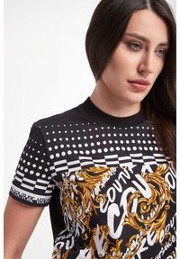Versace Jeans Couture - T-shirt VERSACE JEANS COUTURE. Materiał: bawełna. Długość rękawa: krótki rękaw. Długość: krótkie. Wzór: nadruk