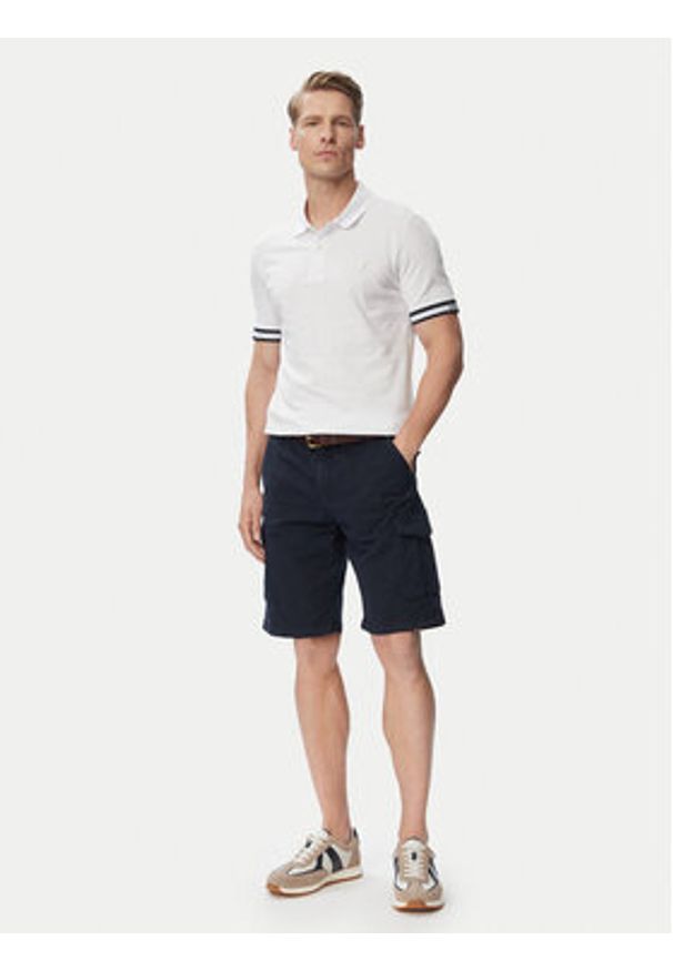 Guess Szorty materiałowe M6GDVA W1703 Granatowy Regular Fit. Kolor: niebieski. Materiał: bawełna