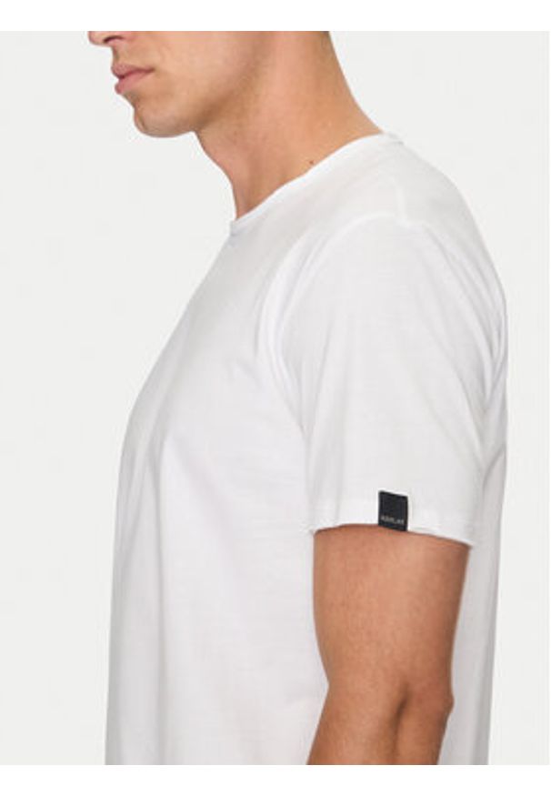 Replay T-Shirt M3590A.000.2660 Biały Regular Fit. Kolor: biały. Materiał: bawełna
