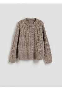 Reserved - Sweter z warkoczowym splotem - brązowy. Kolor: brązowy. Materiał: dzianina. Wzór: ze splotem