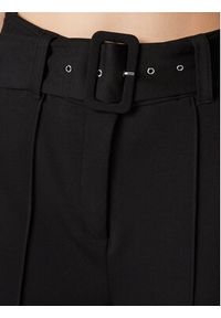 Guess Spodnie materiałowe W3RB18 KBJP2 Czarny Regular Fit. Kolor: czarny. Materiał: materiał, syntetyk #5