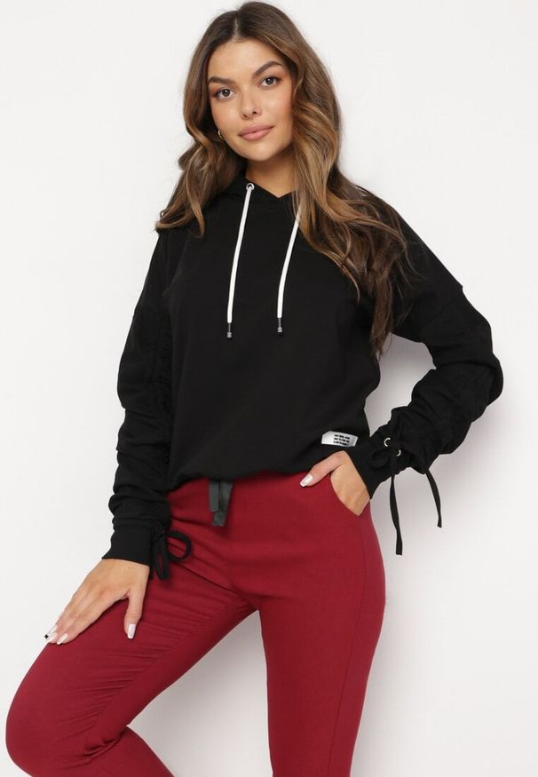 Born2be - Bordowe Dzianinowe Spodnie z Gumką w Pasie Bikura. Kolor: czerwony. Materiał: dzianina