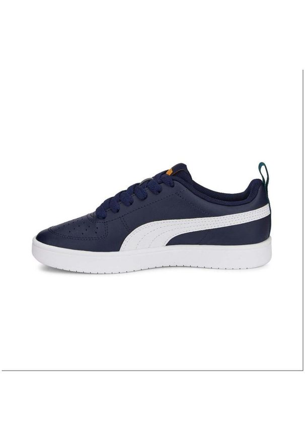 Buty do chodzenia dla dzieci Puma Rickie JR. Zapięcie: sznurówki. Kolor: biały, wielokolorowy, czarny. Materiał: guma, materiał, tkanina, syntetyk. Szerokość cholewki: normalna. Sport: turystyka piesza
