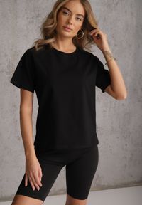 Renee - Czarny Bawełniany T-shirt Ozdobiony po Bokach Rozcięciami Brinelle. Kolor: czarny. Materiał: bawełna. Wzór: aplikacja. Sezon: lato. Styl: elegancki, sportowy #1