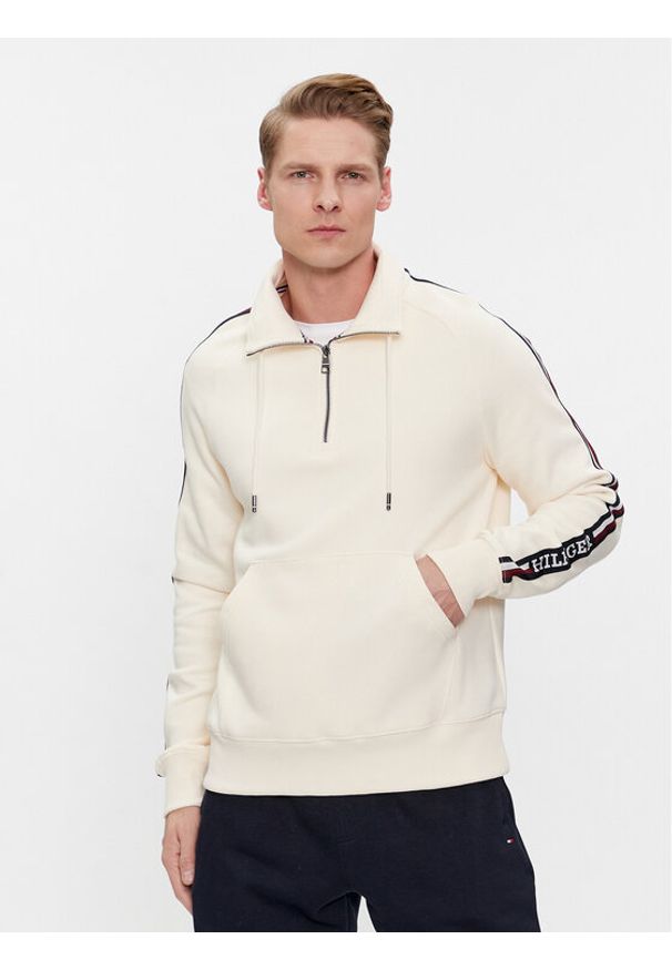 TOMMY HILFIGER - Tommy Hilfiger Bluza Global Stripe MW0MW33661 Beżowy Regular Fit. Kolor: beżowy. Materiał: syntetyk