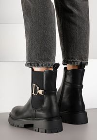 Renee - Czarne Klasyczne Botki Sztyblety Zdobione Metaliczną Aplikacją Laore. Okazja: na co dzień. Kolor: czarny. Materiał: jeans. Wzór: aplikacja. Styl: klasyczny #3