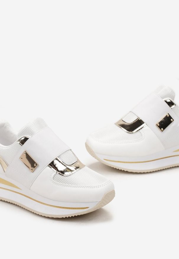 Renee - Białe Sneakersy na Grubej Podeszwie z Ozdobną Gumką Iivonen. Kolor: biały