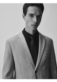 Reserved - Marynarka slim fit - jasnoszary. Kolor: szary. Materiał: wiskoza, dzianina