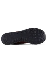 New Balance U574MRR Sneakersy męskie. Okazja: na co dzień. Kolor: czerwony. Materiał: guma, zamsz. Szerokość cholewki: normalna. Sezon: lato. Model: New Balance 574 #5