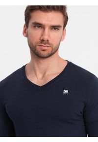 Ombre Clothing - Komplet męskich longsleeve'ów SLIM FIT z dekoltem typu V i logotypem 2-pak – mix granatowy/czarny V3 - Rozmiar: XL. Okazja: na co dzień. Kolor: niebieski. Materiał: elastan, bawełna. Długość rękawa: długi rękaw. Styl: casual #4