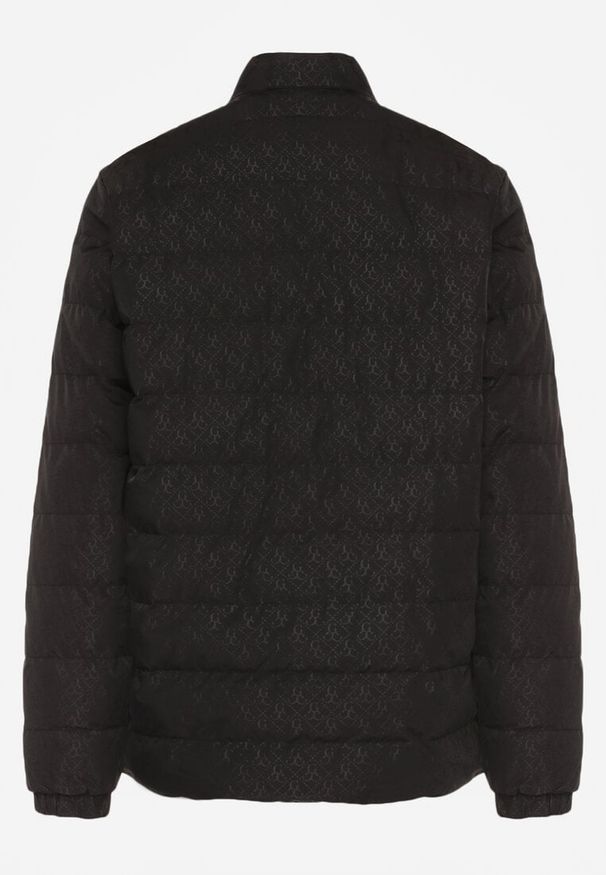 Born2be - Czarna Pikowana Kurtka ze Stójką i Futrzaną Podszewką Silwedea. Okazja: na co dzień. Typ kołnierza: kołnierzyk stójkowy. Kolor: czarny. Materiał: futro. Styl: klasyczny, casual, elegancki