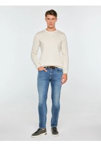 Big-Star - sweter męski bawełniany perłowy finos 103. Kolor: kremowy. Materiał: bawełna. Wzór: aplikacja. Styl: klasyczny #3