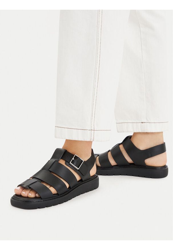 Calvin Klein Sandały Sq Molded Sndl Fisher Lth HW0HW02870 Czarny. Kolor: czarny. Materiał: skóra