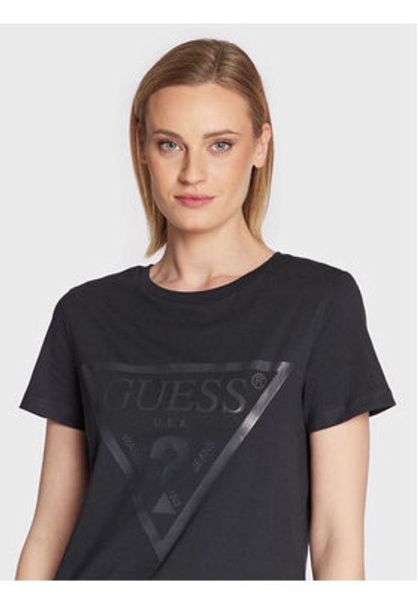 Guess T-Shirt Adele V2YI07 K8HM0 Czarny Regular Fit. Kolor: czarny. Materiał: bawełna
