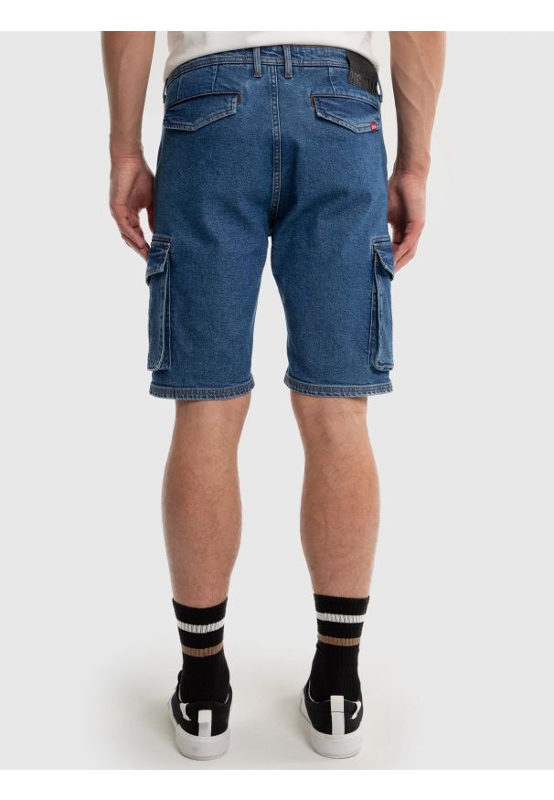 Big-Star - Szorty męskie jeansowe cargo granatowe Morris 522. Kolor: niebieski. Materiał: jeans. Wzór: aplikacja. Sezon: lato. Styl: retro, klasyczny, elegancki