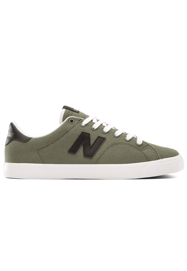 New Balance AM210SPR. Okazja: na co dzień. Materiał: jeans, dresówka, materiał, guma. Szerokość cholewki: normalna
